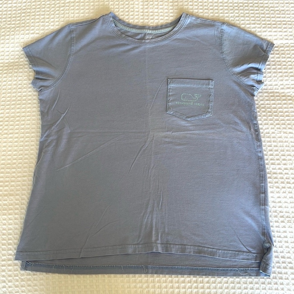 Vineyard Vines Women’s Relaxed Vintage Whale Pocket Tee Light Blue
